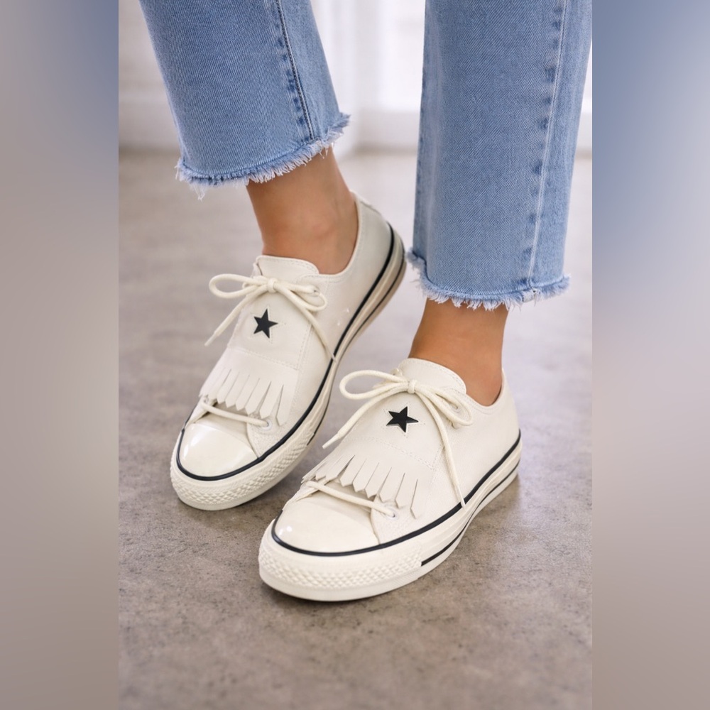 NWOT Converse One Star Fringe Sneakers
